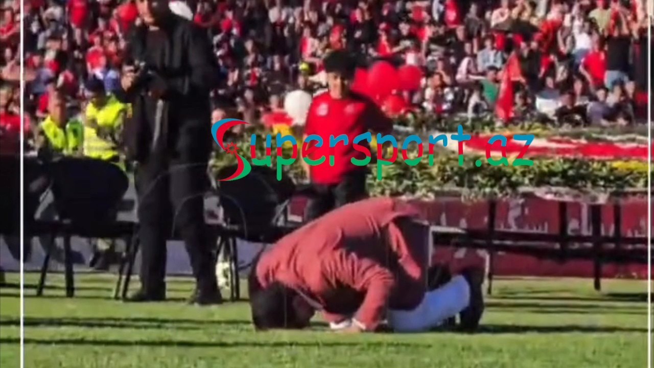 "Traktor"un sahibi Muhamməd Rza Zunuzi Allaha səcdə etdi - Foto-Video