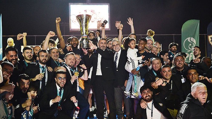 "Qarabağ"a çempionluq kuboku və qızıl medallar verildi - Video