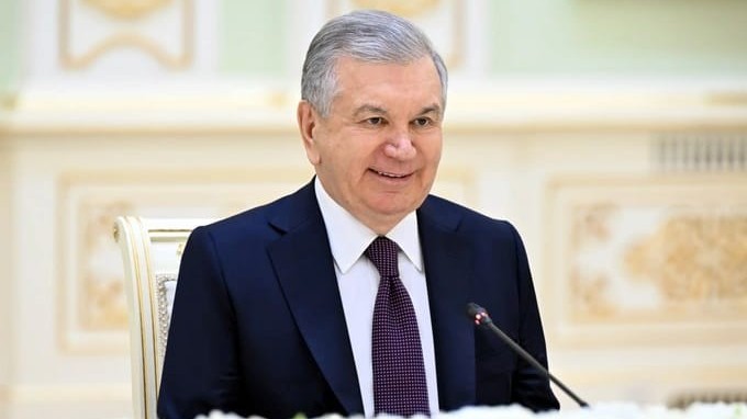Video: Özbəkistan prezidenti millisinə qəhrəman dedi, mükafatlandırdı