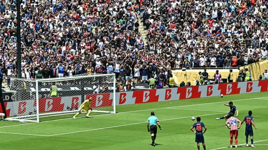 Çempionlar Liqasının qalibinin oyununda 80 min azarkeş - Video