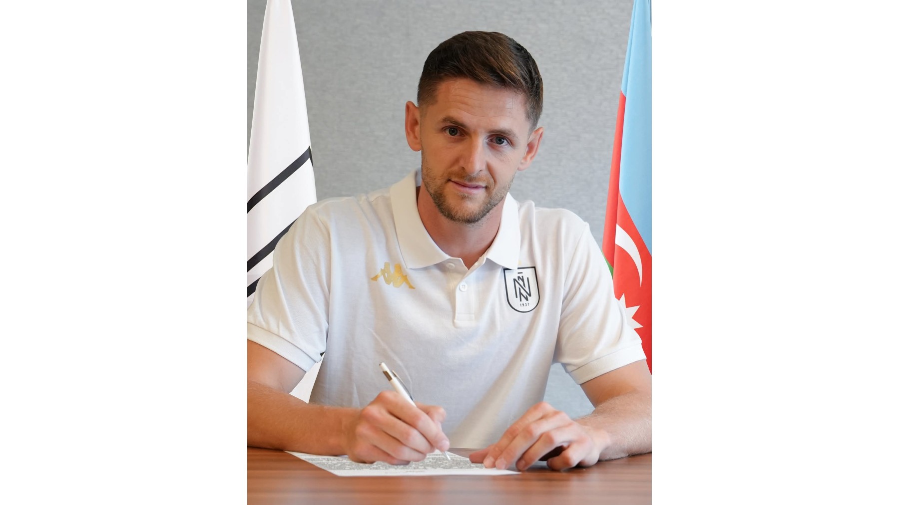 Bosniya millisinin qolkiperi "Neftçi"də