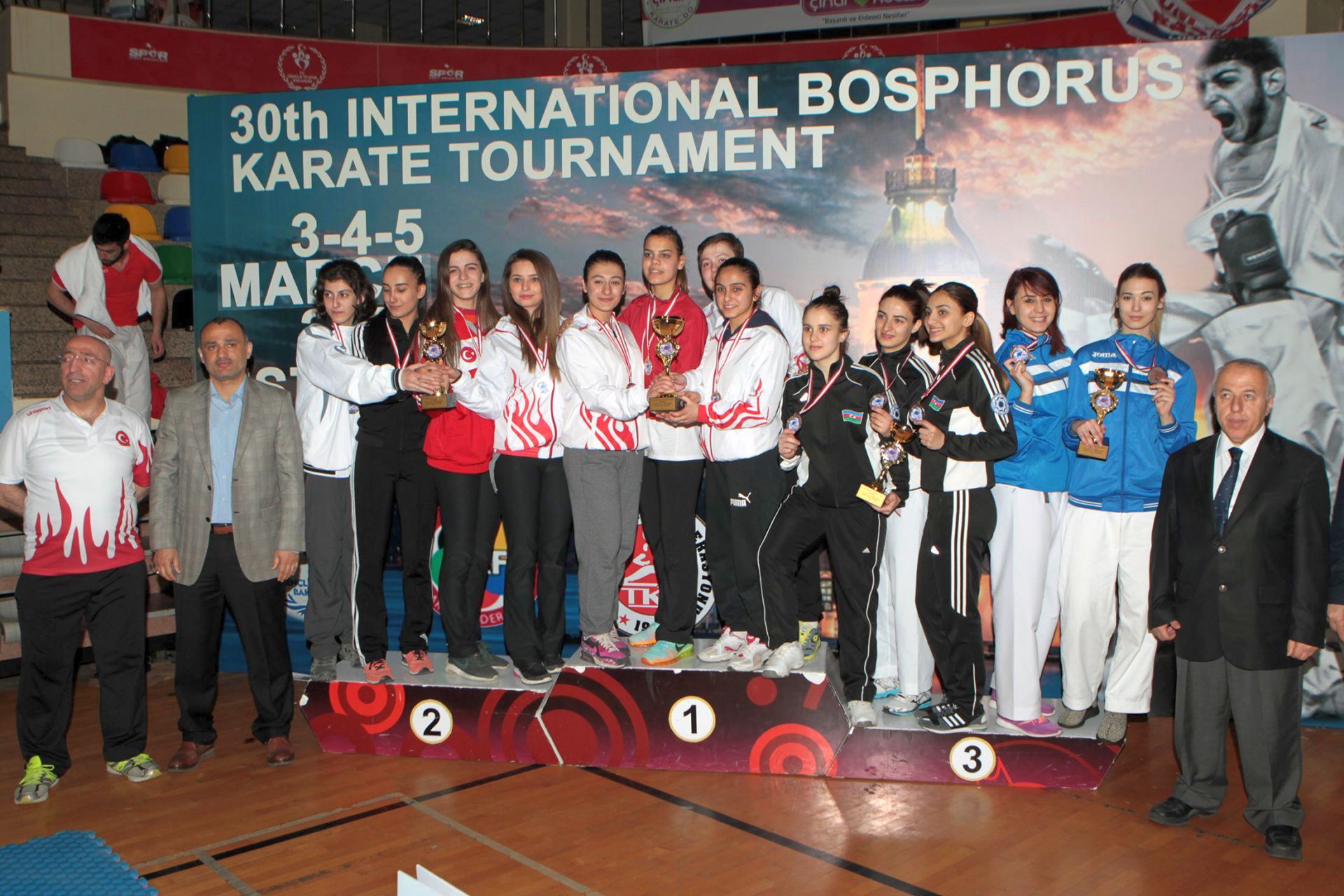 Karateçilərimiz "Bosfor"dan 19 medalla qayıdır