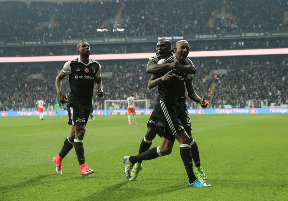 "Beşiktaş" evdə sevindi - Video