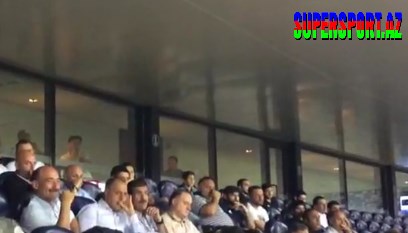 Nazir "Qarabağ"ın qələbəsini izlədi, qrupu arzuladı - Video