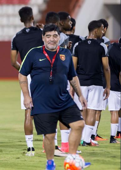 Maradona yeni klubunda ilk məşqinə çıxdı - Foto