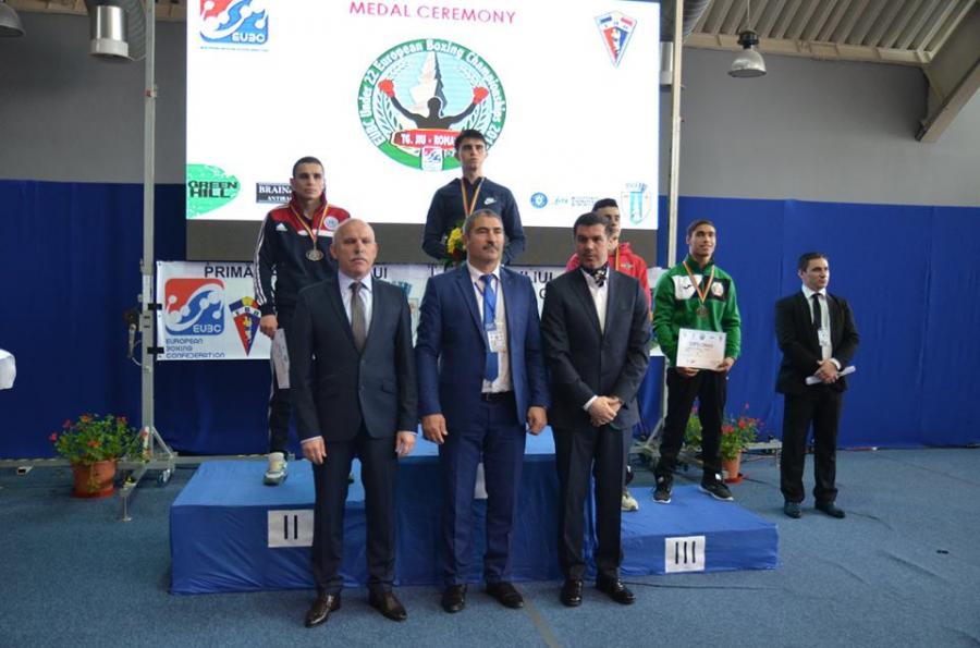 Tayfur Əliyev gümüş medal qazandı