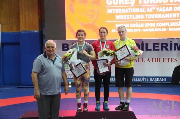 Güləşçilərimiz İstanbulda 7 medal qazandı
