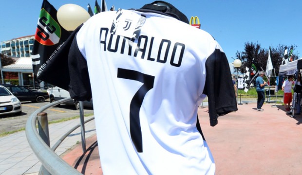 Ronaldonun formasına azarkeş hücumu - bir gündə 54 milyon gəlir - Foto
