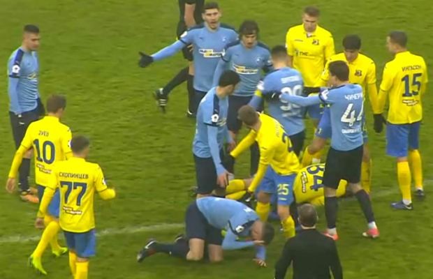 Ramil islandiyalı futbolçuya hücum çəkdi - Video