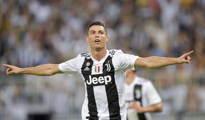 Ronaldo "Yuventus"a superkuboku qazandırdı - Video