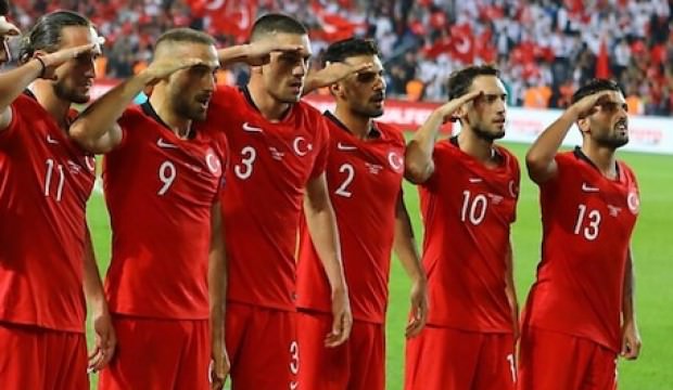 Türk futbolçudan qorxaqlara cavab