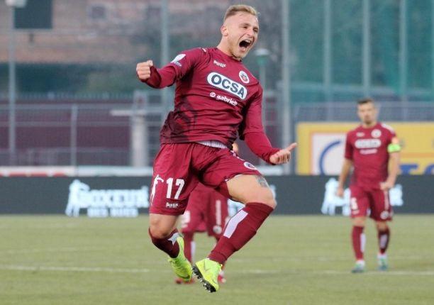 "Qarabağ" yeni hücumçu alır
