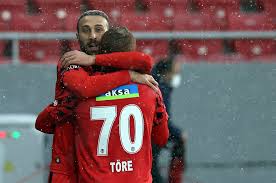 Cenk Tosun dubl etdi - Video