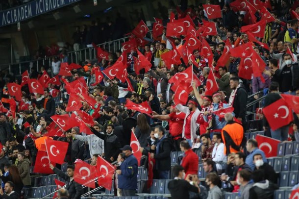 Türkiyə futbolunda istefa tələbi