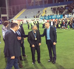 "Qarabağ" şəhid azarkeşin atasına qızıl medal verdi - Video