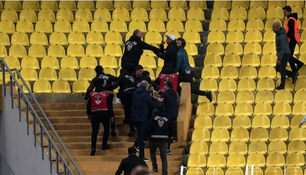 "Fənərbağça" - "Zenit" oyununda rus fanatlar qovuldu