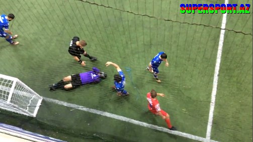 Millimizin qolkiperi Davud Kərimini top nokaut etdi - Video